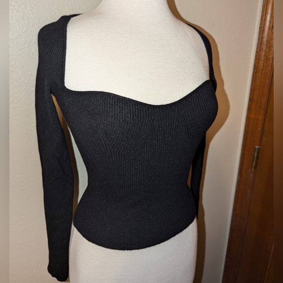 Black sweetheart / wide neckline sweater - ribbed knit - slight crop - medium - Picture 2 of 10